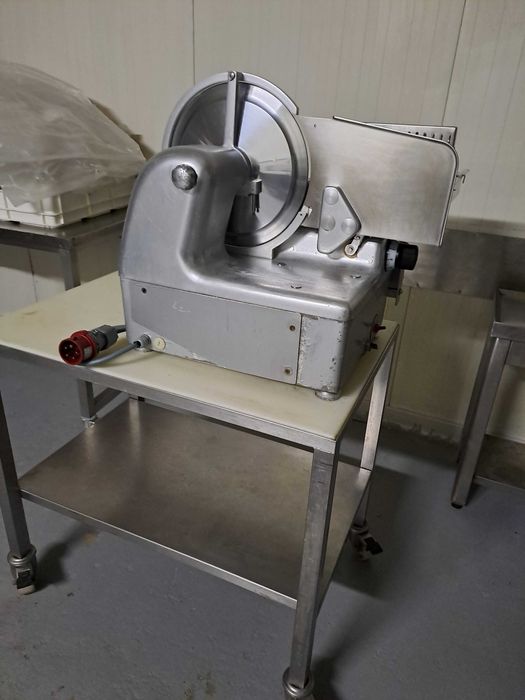Fatiadora fiambreira industrial automática Bizerba