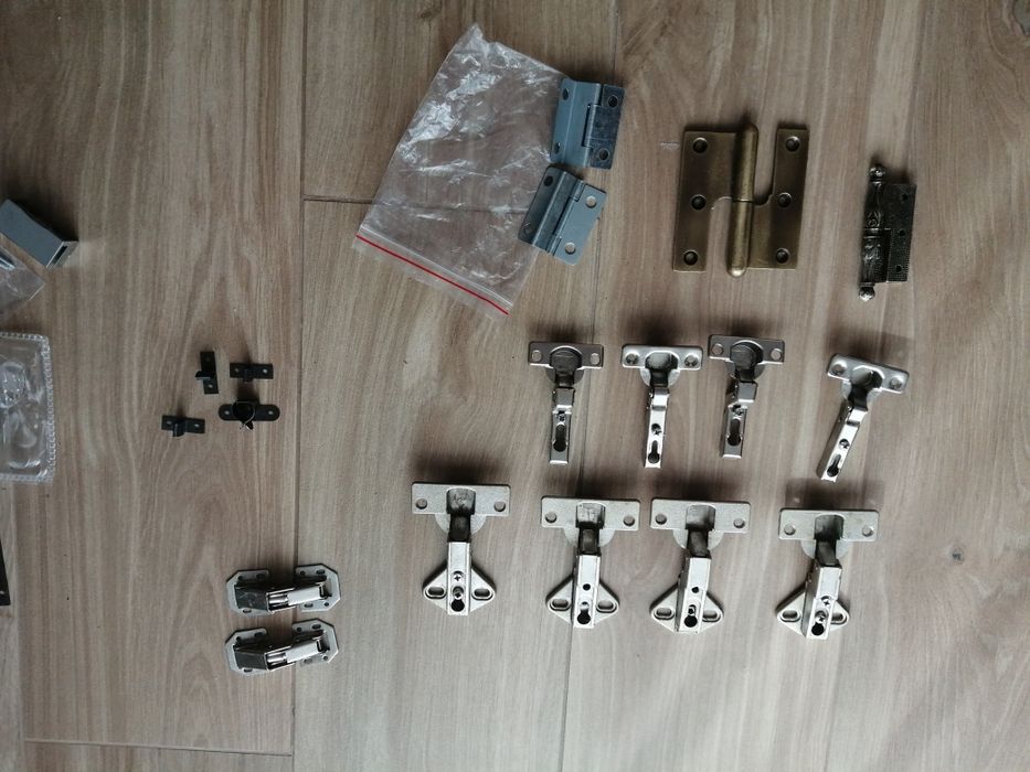 Dobradiças, puxadores espelhos de fechaduras etc. Novos*