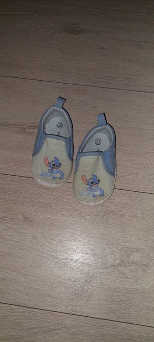 Buciki/kapcie niemowlęce dla chłopca rozm.21
