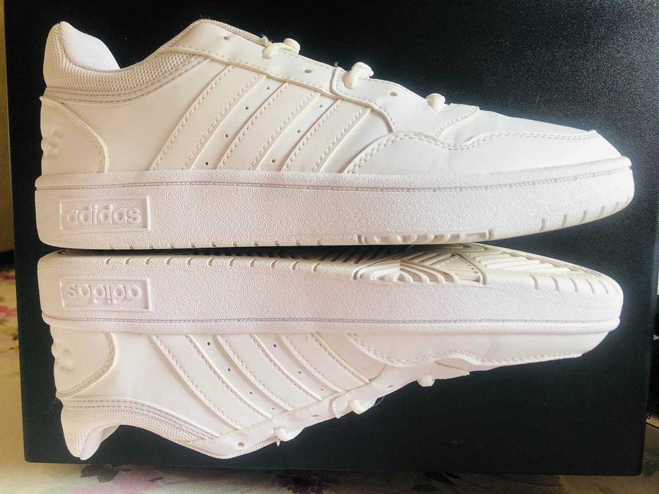 Кросівки жіночі Adidas Hoops 3.0 Low Classic р.39,5