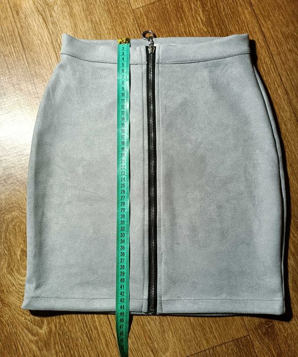 Стильна сіра спідниця під замш Colloseum. Розмір - XS,S.