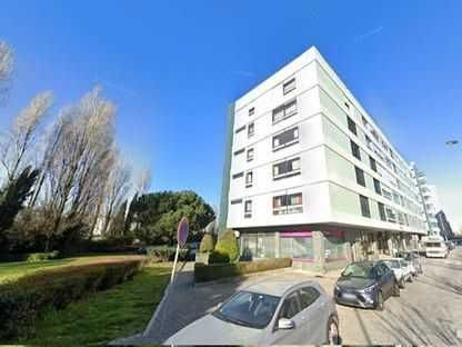 Lugar de Garagem à venda perto do Hospital São João, Porto