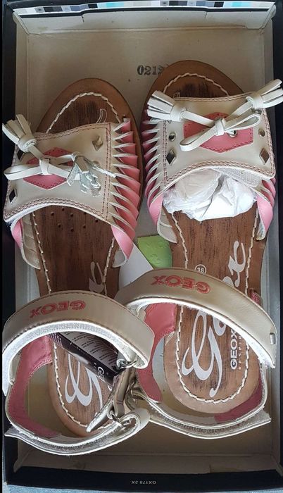 Sandália ajustáveis com velcro GEOX Respira Tam. 36(couro legítimo)