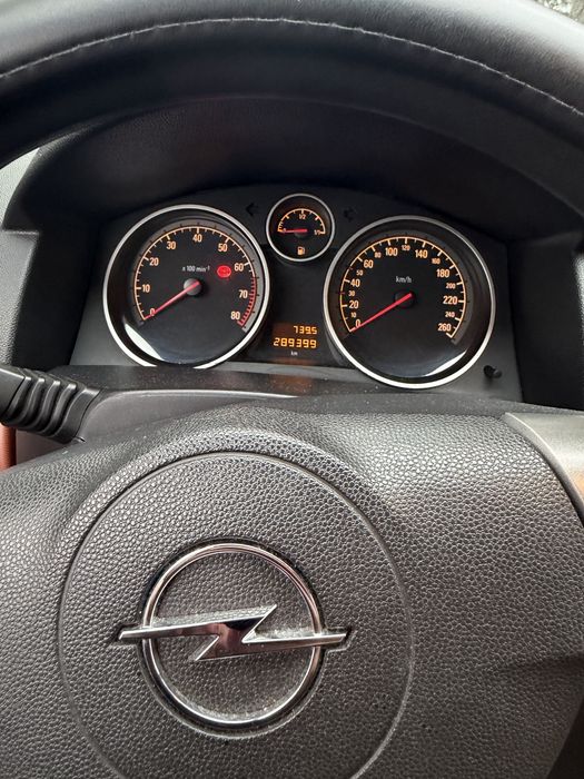 Opel  Astra H 1.6