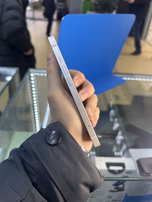 Iphone 13 128Gb Neverlock 90% АКБ   Як новий! Весь в оригіналі!