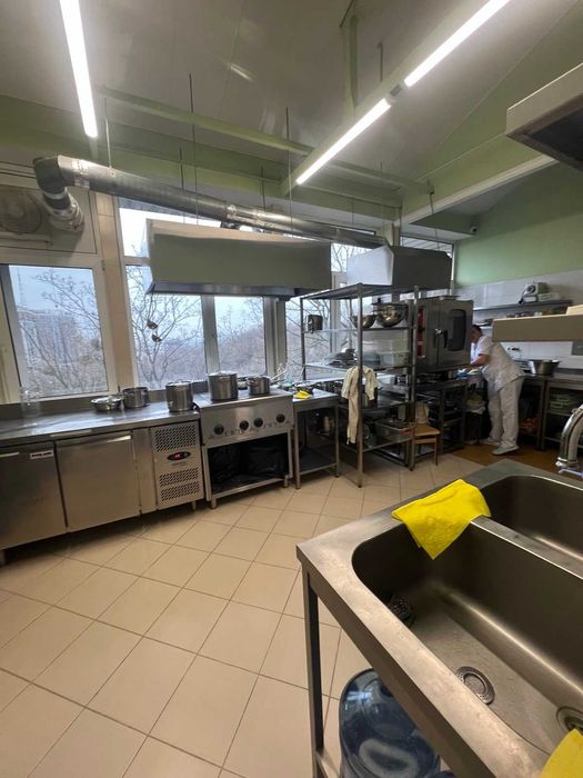 Сдам окрему будівлю з закриою теріторією. Шевченківський р-н