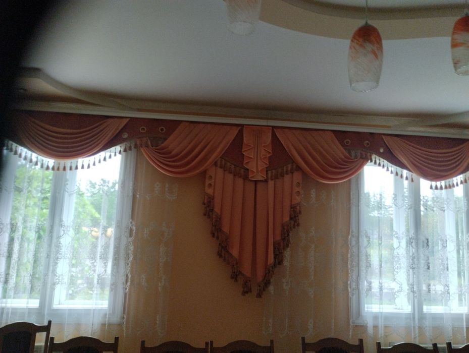 Продаються ламбрекен, тюль, штори