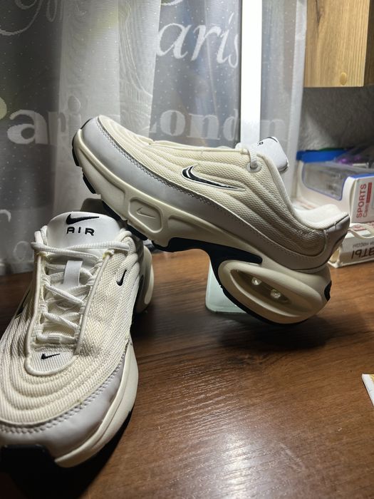 кросівки nike білі жіночі