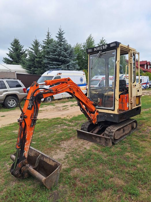 Minikoparka Takeuchi TB15/120 3 łyżki w zestawie koparka