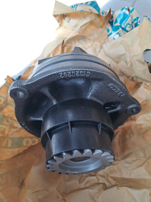 Pompa wody Iveco Eurotrakke, Astra 500350785