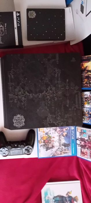 PS4 Pro 1TB Kingdom Hearts III — Edição Limitada Completa c/ 4 jogos