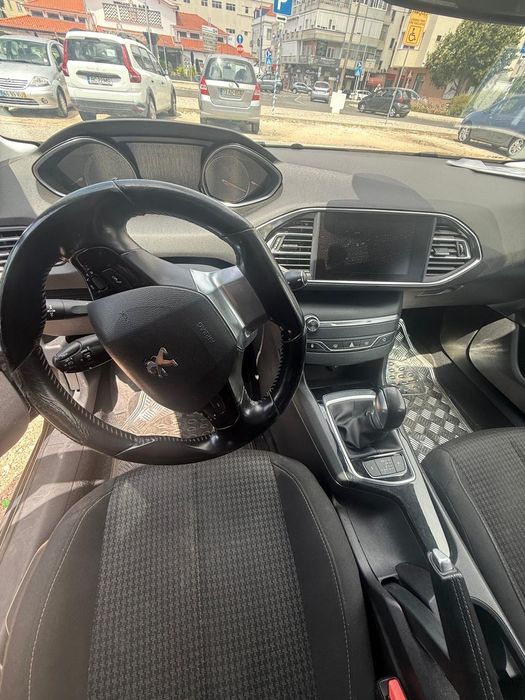Peugeot 308 SW 1.5 BlueHDi Automático 2018 | 280.000 km | Oportunidade