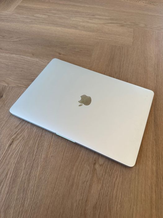 Idealny MacBook Pro 13” 8/256GB SILVER w idealnym stanie!