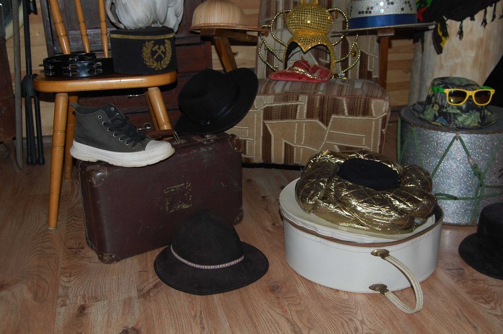 Piękny kapelusz czarny z filcu