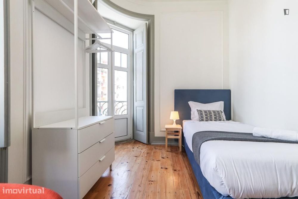 Quarto - localizado em Campo de Ourique Lisbon