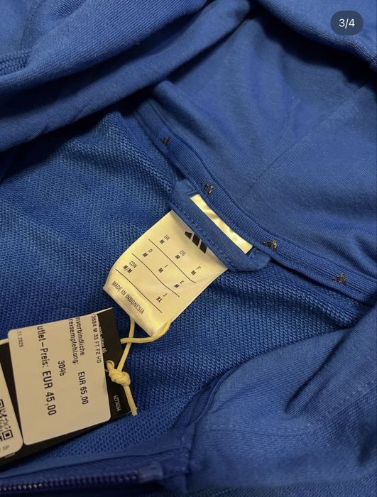 Кофта Adidas в розмірі М