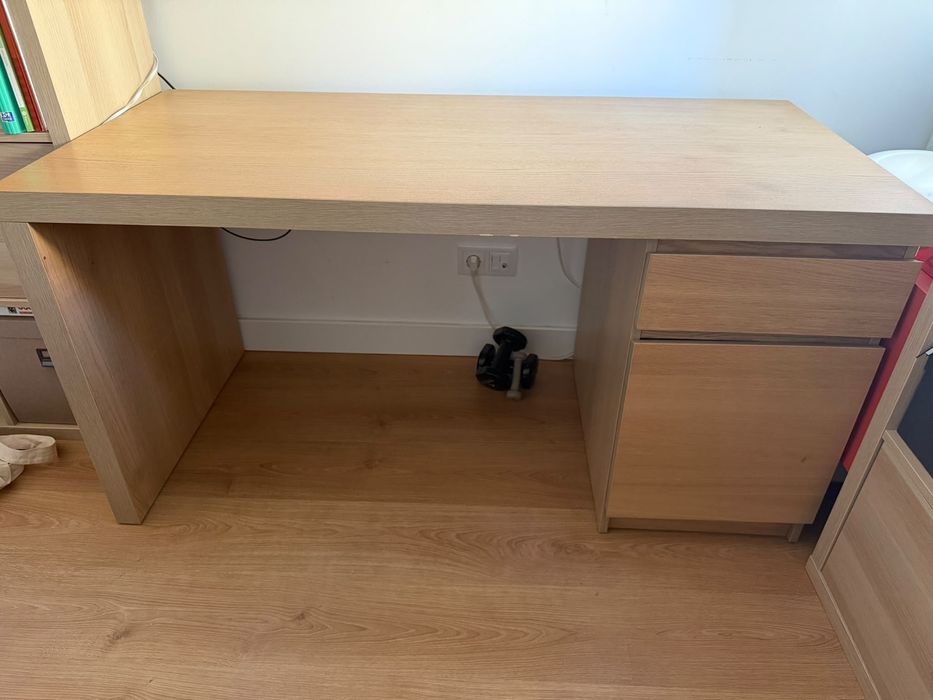 Secretaria de escritorio do IKEA