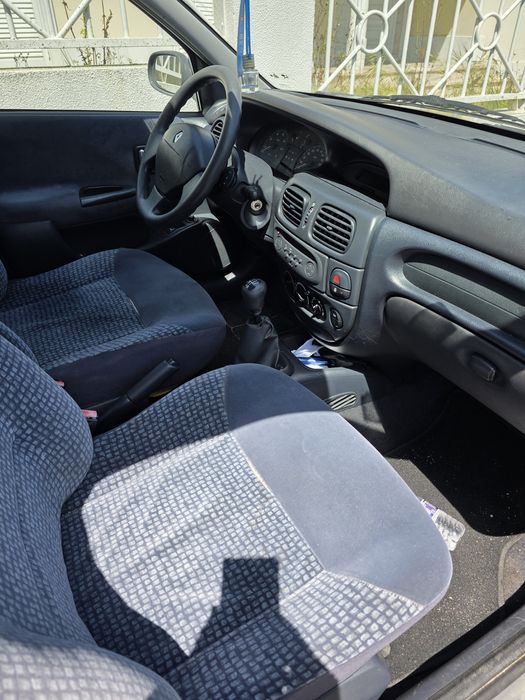 RENAULT Megane I Hatchback (BA) 1.4 16V Gasolina 95 cv / 70 kW