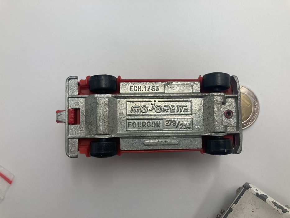 Fourgon Majorette No 279 / 234, 1/65 AVIS MOTUL Van