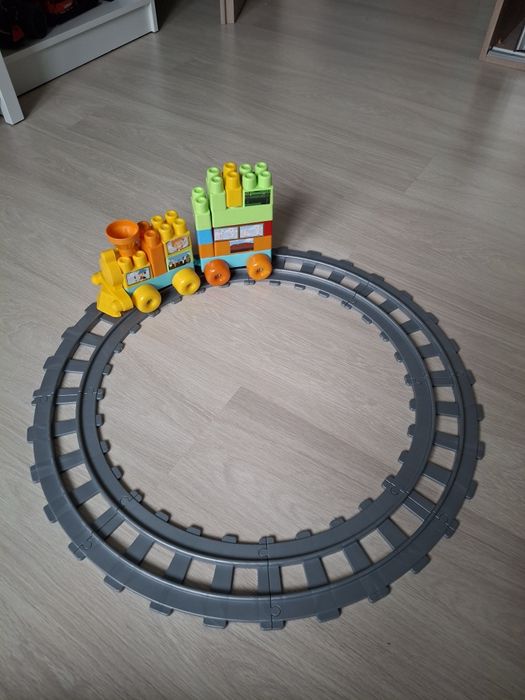 Zabawka pociąg + tory 18m+