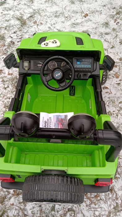 Дитячий електромобіль ,подарунок