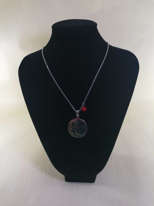 Colar medalha redonda Mãe e infinito com pedra vermelha - Aço