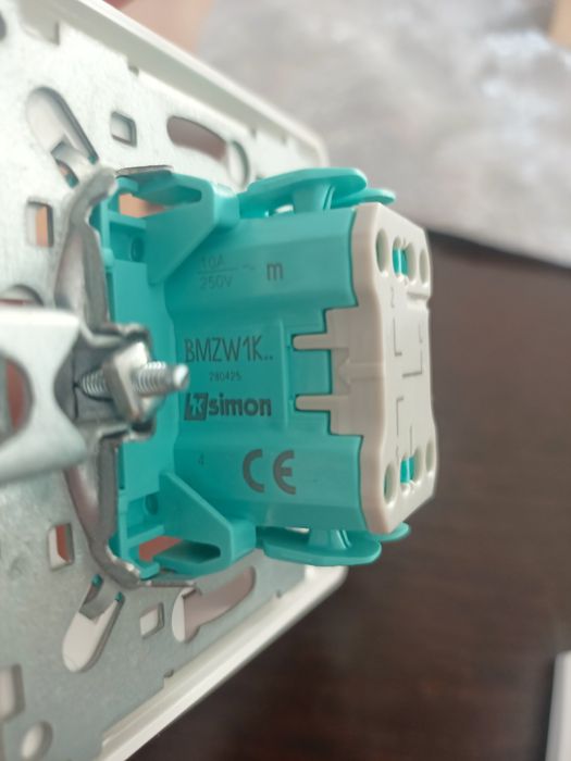 Włącznik rolet Simon