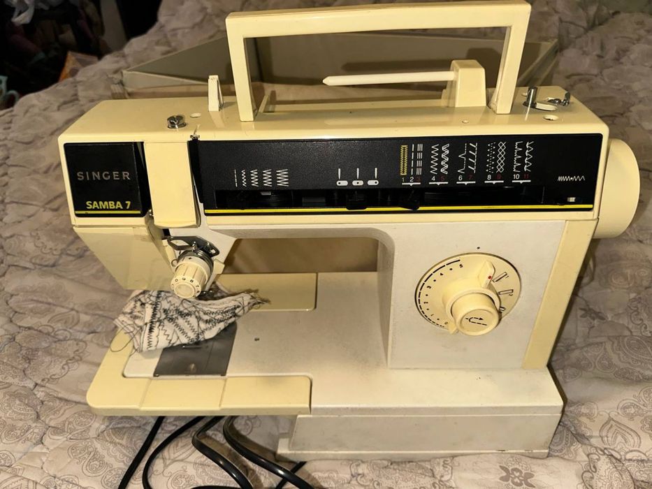 Продам швейную машинку SINGER