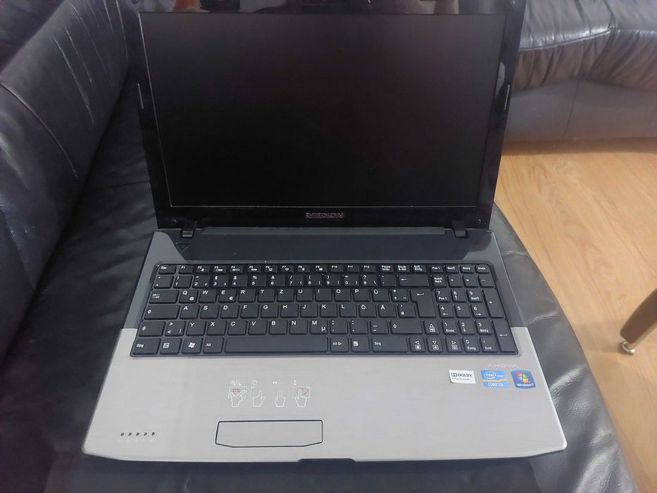 Sprzedam laptop Medion akoya.Nowy
