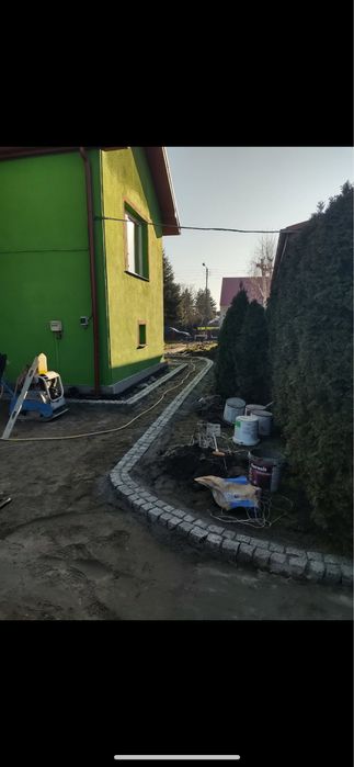Układanie kostki garnitowej