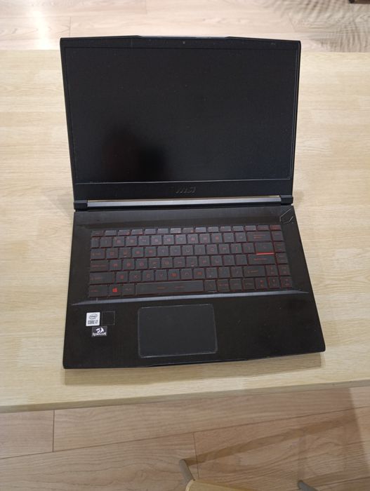 Laptop MSI thin 10ue i7 + RTX 3060