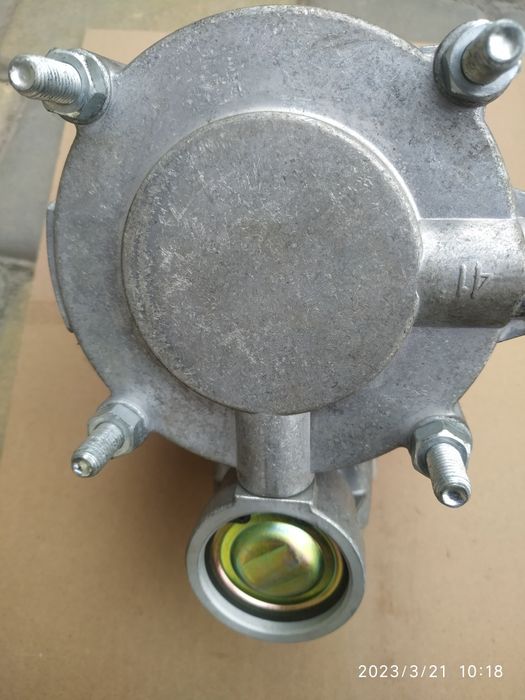 Кран управления тормозами прицепа