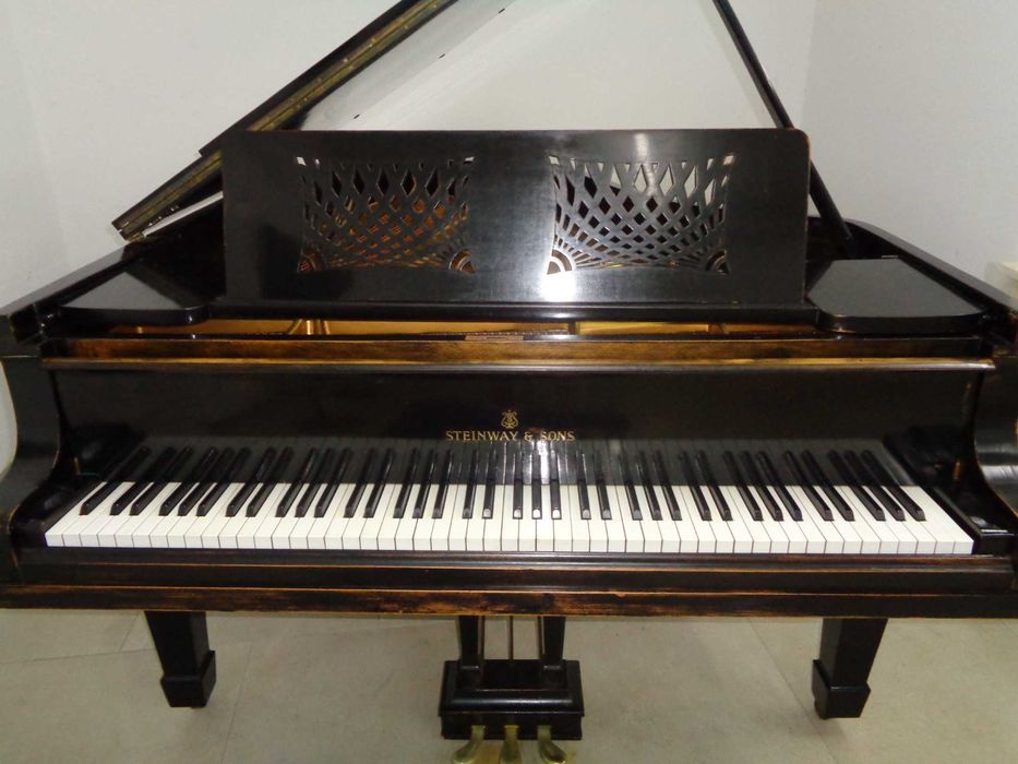 Piano de cauda Steinway  A rigorosamente como novo