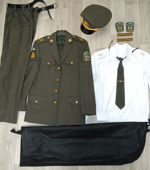 Парадна форма для ліцеїста.Кашкет(фуражка),Сорочка,краватка з затискачем.44 розмір