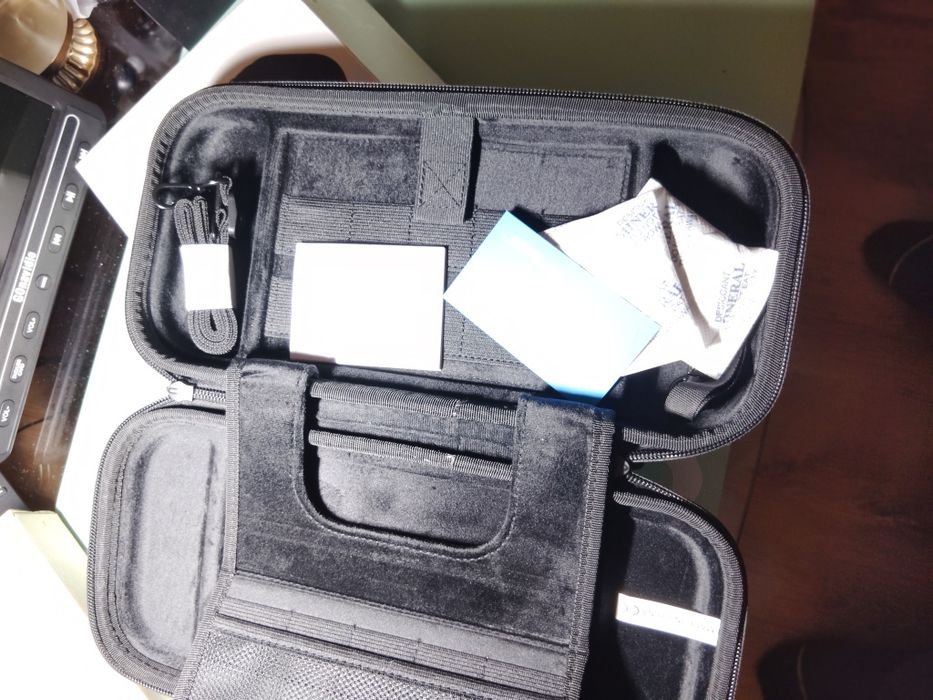 Etui na konsole bryzgoszczelne