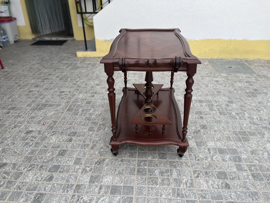 Carro de chá em madeira