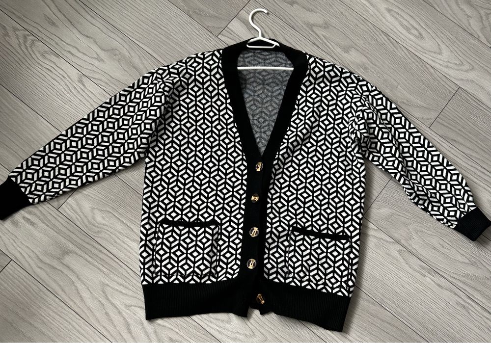 Жіночий кардиган в смтилі Old money