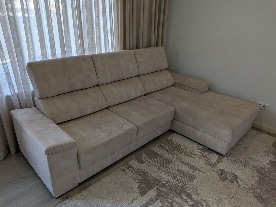 Sofá chaise longue bege