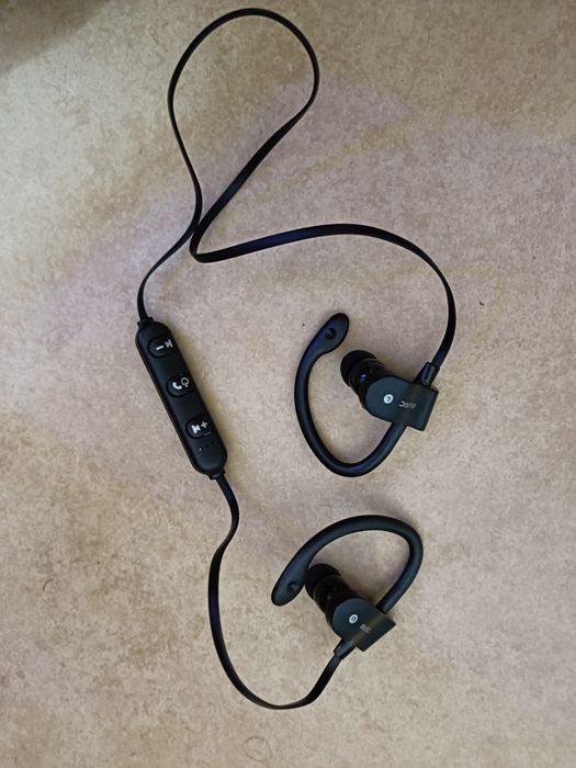 Auricular headphone Bluetooth esportivo recarregável c/cabo USB - novo