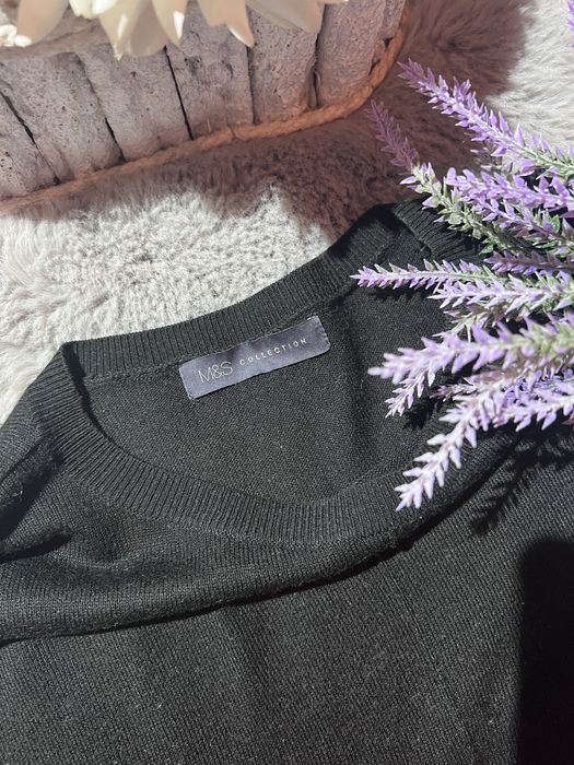 Cieniutki czarny sweterek M