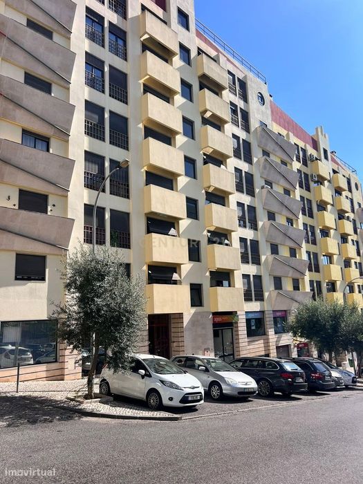 Apartamento T3 em Odivelas com garagem - Conforto e Localização Centra
