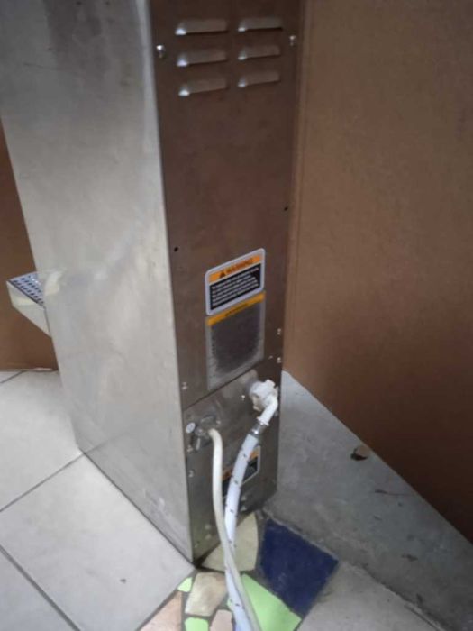 Нагреватель воды проточный.