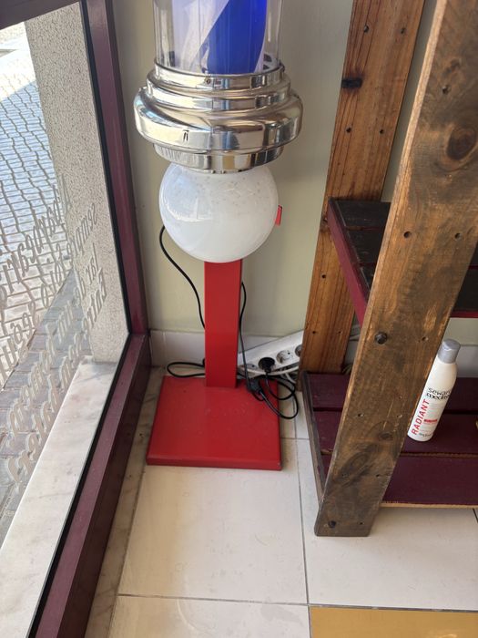 Barberpol com Suporte para Barbearia