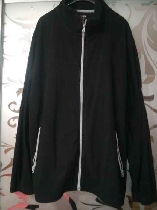 Кофта чоловіча в гарному стані