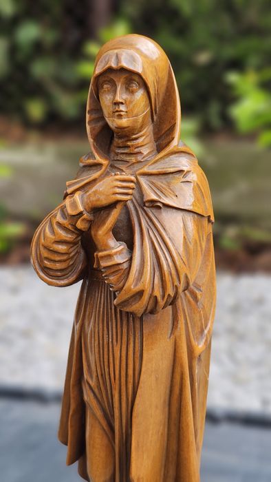 Matka Boska  drewniana piękna figura