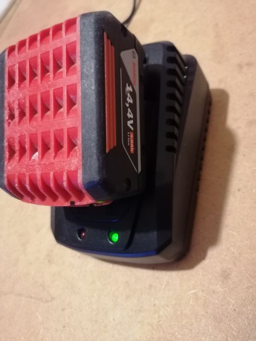 Carregador Bosh novo