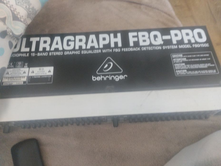 Sprzedam equalizer Behringer.