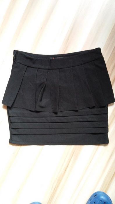 mała czarna baskinka spódniczka M