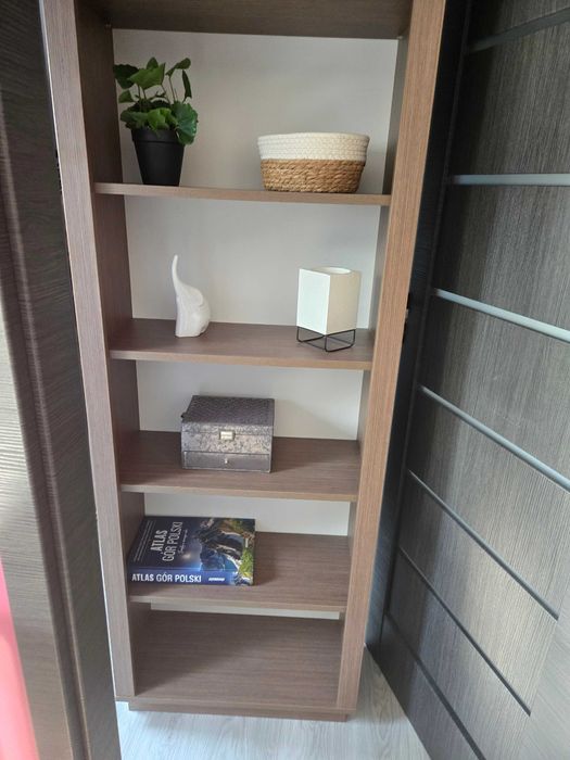 Podświetlana toaletka + regał