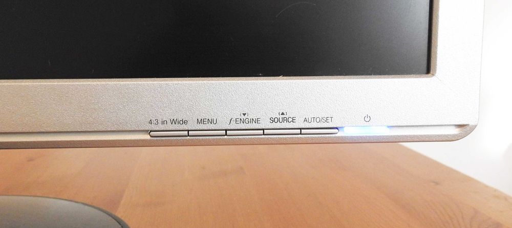 Monitor komputerowy LG Flatron 22 cale
